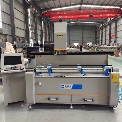 窓の製造機械 CNC ダブルスピンドル アルミニウム 掘削とフライリング 機械 アルミニウム 窓の機械