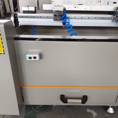 1.5m アルミ CNC 掘削 フレッシング マシン 3+1 軸 CNC ドア メーカー