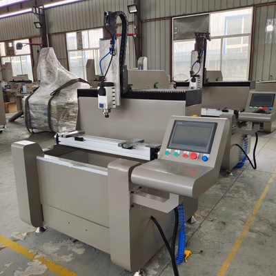 アルミプロフィール 窓とドア マシン 3 軸制御を持つ CNC 掘削 フレッシング マシン