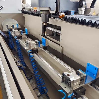 3000mm /3200mm オートツール交換 CNC 掘削加工センター CNC コピールーター アルミ 窓 ドア 製造 機械