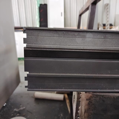 5 軸 CNC エンドフレスリング マシン アルミニウム ドアと窓を作るマシン