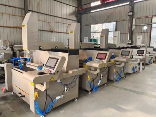小型アルミニウム窓ドア CNC 掘削 磨き機 加工長さ 1200mm