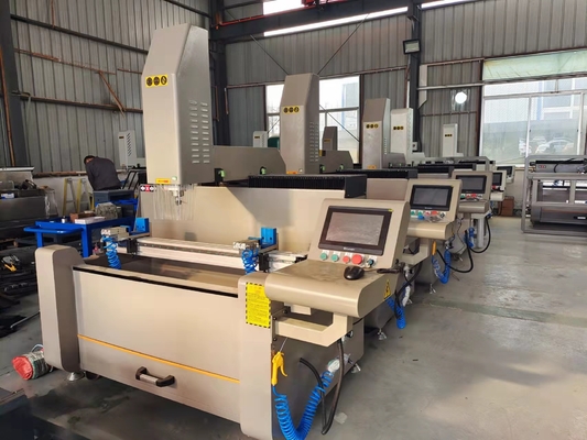 小型アルミニウム窓ドア CNC 掘削 磨き機 加工長さ 1200mm