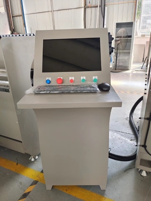 2500mm アルミ窓ドアとカーテン壁のための自動3軸 CNCコプルーータ