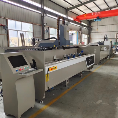 3200mm 処理長さ アルミ 窓枠 ドア枠 CNC 掘削 フレッシングマシン