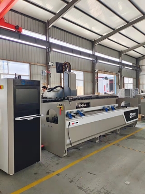ATC アルミニウム加工センター +90度 Cnc 溝機