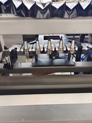 ATC アルミニウム加工センター +90度 Cnc 溝機