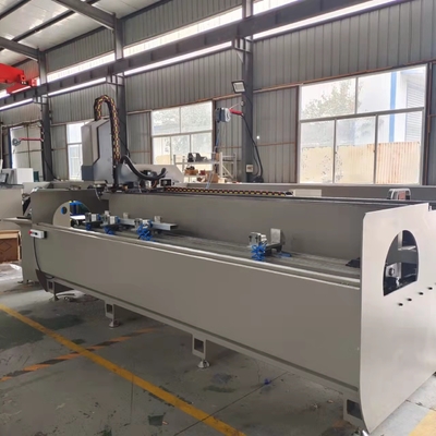 中国 工場 ワイケ機械 供給 3+1 軸 CNC 掘削 フレッシング マシン 作業台 +-90 度回転できます