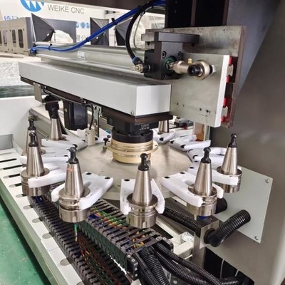 6500mm 12ツールの自動ツールチェンジャー 4 軸のガントリー 工業アルミ,PVCプロファイルのCNC加工センター