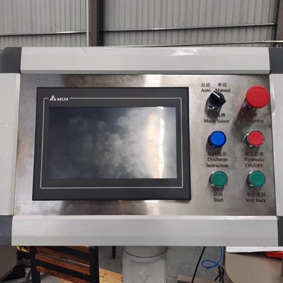 アルミニウム窓およびドアのプロフィールのコーナーのひだが付くための7.5kw CNCのコーナーのひだを付ける機械