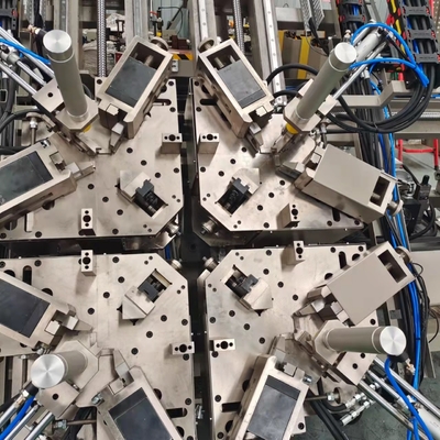 アルミニウム窓およびドアのプロフィールのコーナーのひだが付くための7.5kw CNCのコーナーのひだを付ける機械