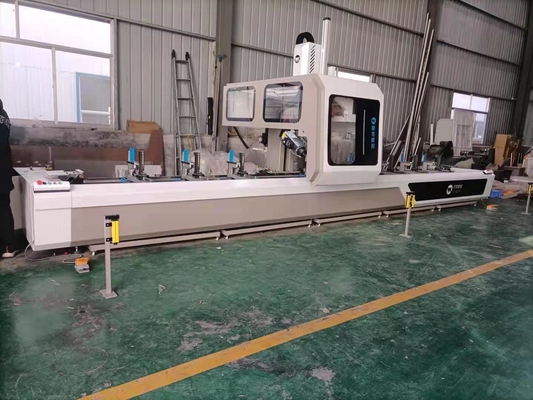 7000mm アルミニウムプロファイル 4軸 CNC加工センター アルミニウムプロファイル上の自動掘削フライリングホール