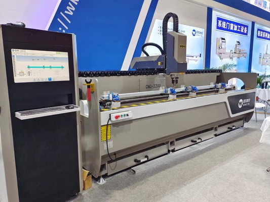 アルミ CNC加工センター 掘削 フレッシング 機械 作業長さ 3200mm